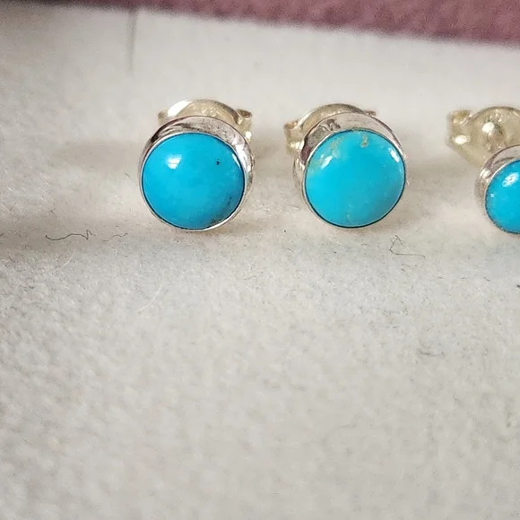 Southwest Style by JTV 5mm and 6mm Sleeping Beauty turquoise Stud set - Picture 2 of 6